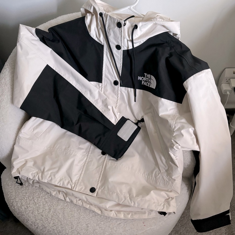 The Northface Women’s Reign On Jacket